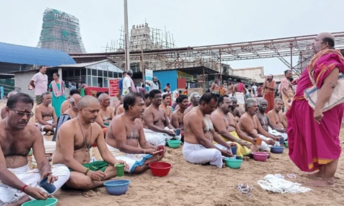 திருச்செந்தூர் கடலில் நீராடி முருகன், முன்னோரை வழிபட்ட பக்தர்கள் | Ayyappan  Tharisanam | Iyappan Temple | Ayyappan Photos | Lord Ayyappan | Swamiye  Saranam Ayyappa - About God Iyyappa Swami