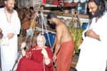 குருவாயூர் கோவிலில் பிரான்ஸ் நாட்டினர் துலாபார காணிக்கை!