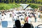 ஐயப்ப பக்தர்கள் கேரள பயணம் ரத்து: எல்லையில் பயங்கர பதட்டம்!