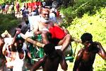 சபரிமலையில் டோலி கட்டணம்: உயர்த்த தேவஸ்வம் போர்டு முடிவு!