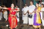 இந்திய வம்சாவளி பெண் சிதம்பரத்தில் நாட்டியம்!