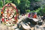 சதுரகிரி மலையில் சித்திரை அமாவாசை: ஆயிரக்கணக்கானோர் தரிசனம்!