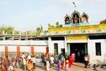 மேல்மலையனூர் கோவில் சுற்றுப்பகுதியில் கொளுத்தும் வெயிலில் பக்தர்கள் அவதி!