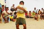 அம்மன் கோவில் திருவிழா: இளவட்டக்கல்லை இன்னும் மறக்காத கிராமம்!