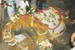 கோயில் மரியாதையுடன் அவ்வை அடக்கம்: கண்ணீர் சிந்திய பக்தர்கள்!