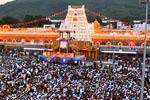 திருப்பதியில் அலைமோதும் கூட்டம்: பக்தர்கள் அவதி!