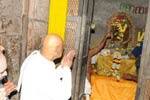 கைலாசநாதர் கோவிலில் கவர்னர் வழிபாடு!