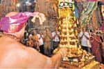 மதுரை மீனாட்சி அம்மன் கோயிலில் கொடியேற்றம்!