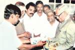 இறைவனின் டெய்லர் யார் தெரியுமா?