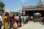 நித்யகல்யாண பெருமாள் கோவிலில் வரிசையில் காத்திருந்து தரிசனம்!