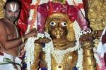 வரதராஜ பெருமாள் கோவிலில் கருடசேவை கோலாகலம்!