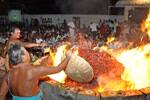 1,000 கிலோ மிளகாய் போட்டு காளிகோவிலில் அமாவாசை யாகம்