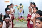 காந்தி கோவிலில் சிறப்பு பூஜை: பொதுமக்கள் தரிசனம்!