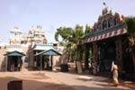 மருந்தீஸ்வரர் கோவில் வாசலில் பேருந்து நிறுத்தம்: பக்தர்கள் குற்றச்சாட்டு!