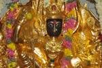 முத்துநாயகியம்மன் கோயில் புரட்டாசி திருவிழா: தங்க கவசத்தில் அம்மன்!