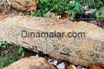 கேட்பாரின்றி சாலையில் கிடக்கும் பழமையான கல் தூண்கள்!