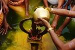 நாகநாதஸ்வாமி கோவிலில் தீர்த்தவாரி: ஆயிரக்கணக்கான பக்தர்கள் பங்கேற்பு!