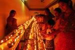 புன்னைநல்லூர் மாரியம்மன் கோவிலில் லட்ச திருவிளக்கு பூஜை!