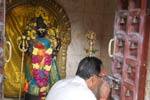 சோழவந்தான் அருகே கோயிலில் ஐம்பொன் சிலை நகை, கீரிடம் கொள்ளை!