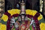 வைகுண்ட ஏகாதசி திருவிழா: வைர கிரீடத்தில் வரதராஜ பெருமாள்!