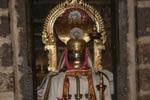 கோயில் கருவறையில் மின்சார விளக்கு ஏன் போடுவதில்லை?
