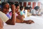 வாராது வந்த அமைச்சர்கள்: பசியில் வாடிய பக்தர்கள்!