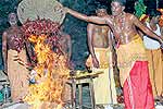 பிரத்தியங்கரா கோவிலில் நிகும்பலா யாகம்