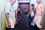அடைக்கப்பட்ட கருவறை கதவை திறந்து பூஜை!