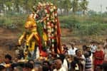 தாடிக்கொம்பு ஆற்றில் இறங்கி அருள்பாலித்த அழகர்
