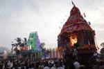ரங்கநாதர் கோவிலில் கோவிந்தா...கோஷம் முழங்க தேரோட்டம்!