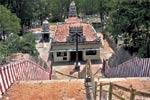 அடிப்படை வசதிகள் இல்லாத  திருமலைக்கேணி முருகன் கோயில்!
