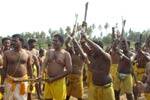 சோழவந்தான் கோயிலில் கத்தி சாத்தும் திருவிழா!
