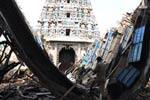 சிவன் கோயில் மண்டப சுவர் இடிந்து விழுந்தது!