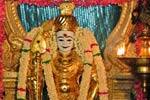 மலர் வழிபாடு: தங்க கவசத்தில் குறிஞ்சி ஆண்டவர் அருள்பாலிப்பு!