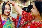 கணவன் நீண்ட ஆயுளுடன் வாழ .. சாவித்ரி பூஜை!
