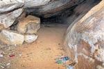 யானைமலை சமணர் குகைக்கோயில் அழிகிறது: குடிமகன்களின் புகலிடமாக மாறியது!