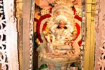 கரூர் வேம்பு மாரியம்மனுக்கு 30 லட்சம் ரூபாய் நோட்டில் அலங்காரம்!