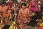 செவ்வாய்பேட்டை மாரியம்மன் கோவிலில் திருவிளக்கு பூஜை!