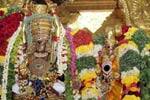 மதுரை ஆவணி மூலத்திருவிழா.. பிட்டுக்கு மண் சுமந்த சுந்தரேஸ்வரர்!
