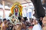 நவராத்திரி விழாவில் அம்பாளுக்கு அலங்காரம்