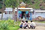 கோவில் பகுதியில் சமூக விரோத செயல்கள்.. பக்தைகள் அச்சம்!
