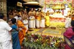 திருமலையில் புஷ்பயாகம் : 8 டன் பூக்களால் அர்ச்சனை!
