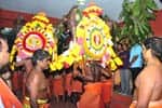 வேளிமலை குமாரகோயிலுக்கு நேர்ச்சை காவடிகள்!