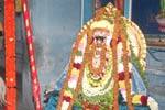 வேணுகோபால சுவாமி கோவிலில் ஆஞ்சநேயருக்கு வெள்ளிக்காப்பு!
