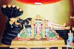 சொர்க்க வாசல் திறப்பு:ரத்தின அங்கியுடன் சேவை ஸாதித்த நம்பெருமாள்!