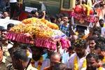 புறப்பட்டது திருஆபரண பவனி: நாளை மாலை ’மகரஜோதி’ தரிசனம்!
