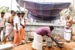ராஜகோபால சுவாமி.. புதிய தாயார் சன்னதிக்கு வாசல்கால் வைப்பு!