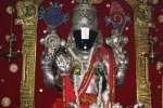 பெருமாள் கோவிலில் 13 கிலோ வெள்ளி பொருட்கள் திருட்டு!