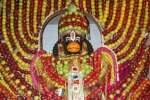சின்னாளப்பட்டி ஆஞ்சநேயர் கோயிலில் 10,008 பழக்காப்பு அலங்காரம்!