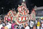 பூ பல்லக்கில் காஞ்சிபுரம் ஏகாம்பரநாதர் பவனி!